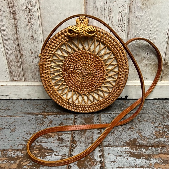 Handbags - Handcrafted Brown Rattan Round Crossbody Bag